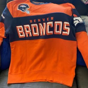 nwot denver broncos sweatshirt
